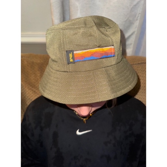 Teva green bucket hat - Picture 1 of 3